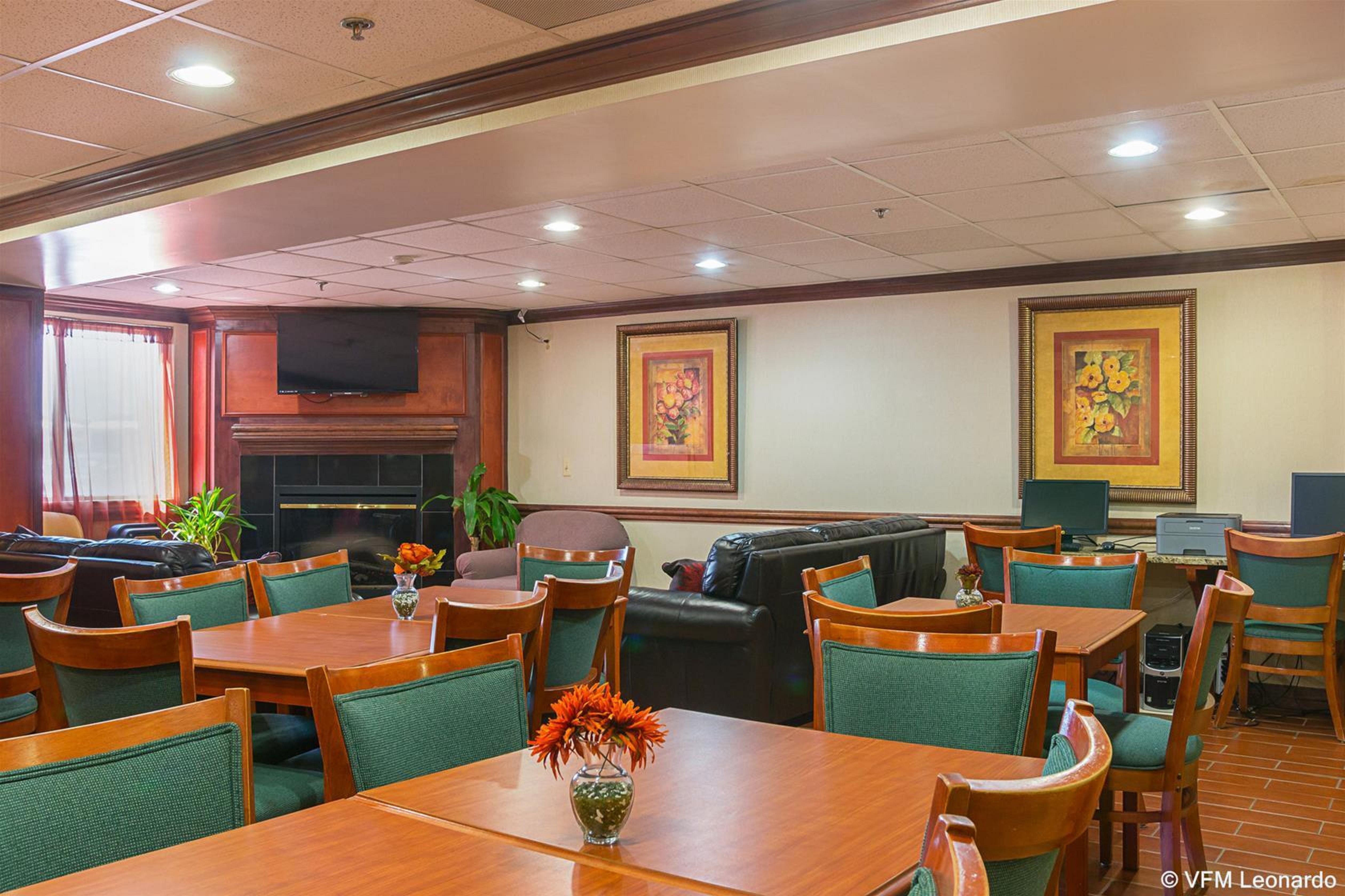 Quality Inn & Suites Detroit Metro Airport Romulus Exterior foto