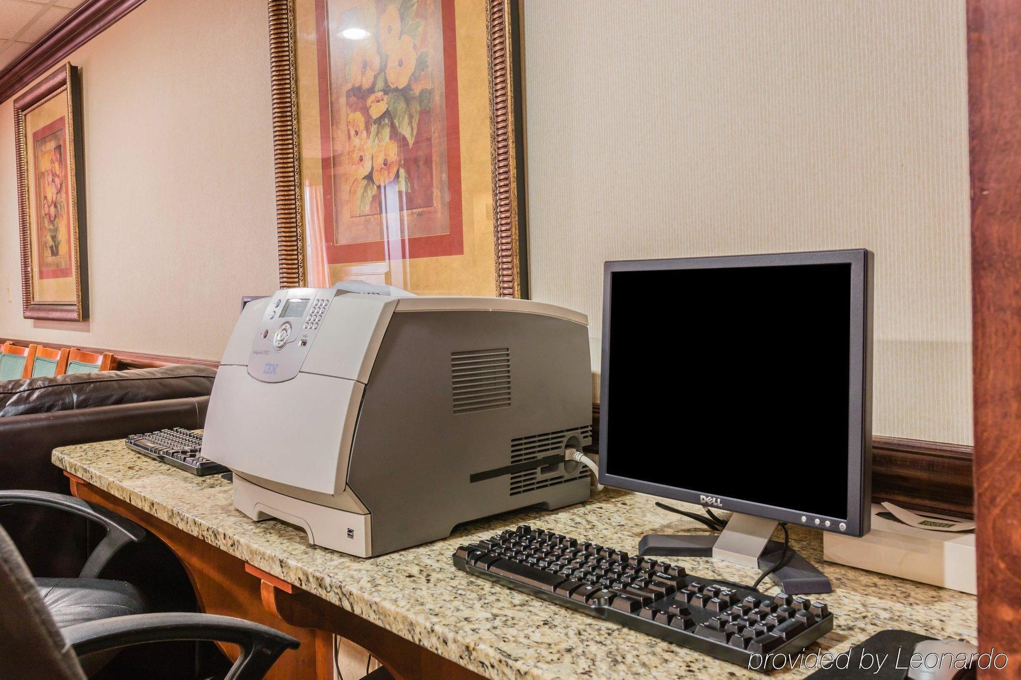 Quality Inn & Suites Detroit Metro Airport Romulus Exterior foto